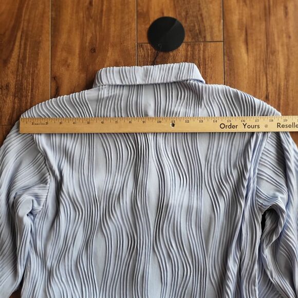 Womens Textured Blouse Size Small Light Blue Longsleeve Button Down Work Casual - Picture 7 of 7